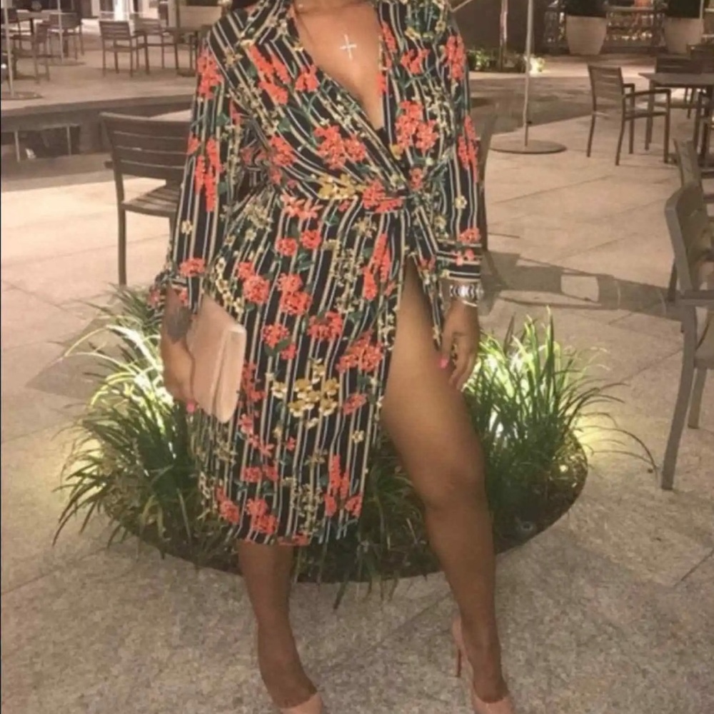 Zara Womens Striped Floral Wrap Dress Size XS Red & Black #7137.